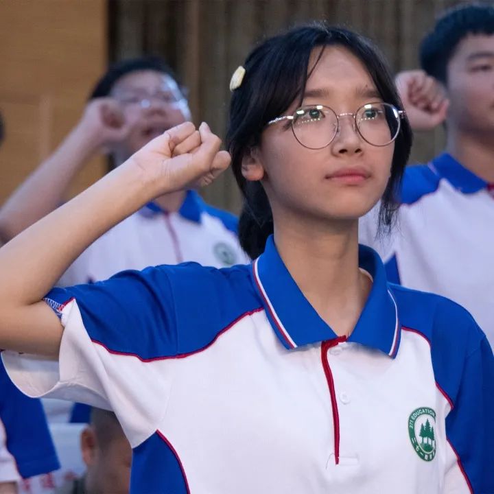 挥洒青春活力放飞青春梦想,激扬青春放飞梦想主题班会设计