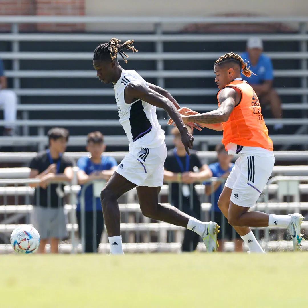 皇家马德里人打足球比赛,皇家马德里和巴塞罗那的国家德比