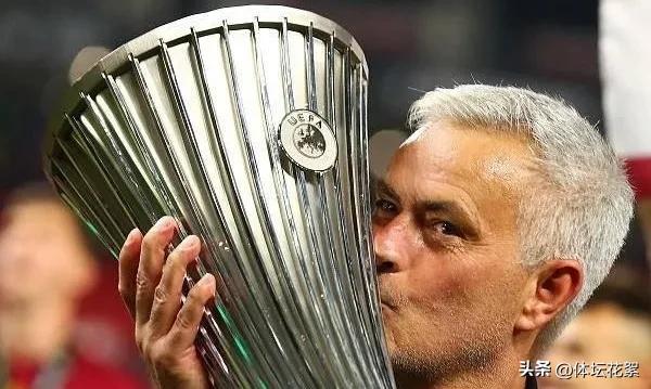 穆里尼奥新纹身,穆里尼奥鸟叔纹身