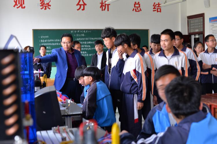 南京一学生中考成绩631分，最终被职高录取，学校回应：理性选择