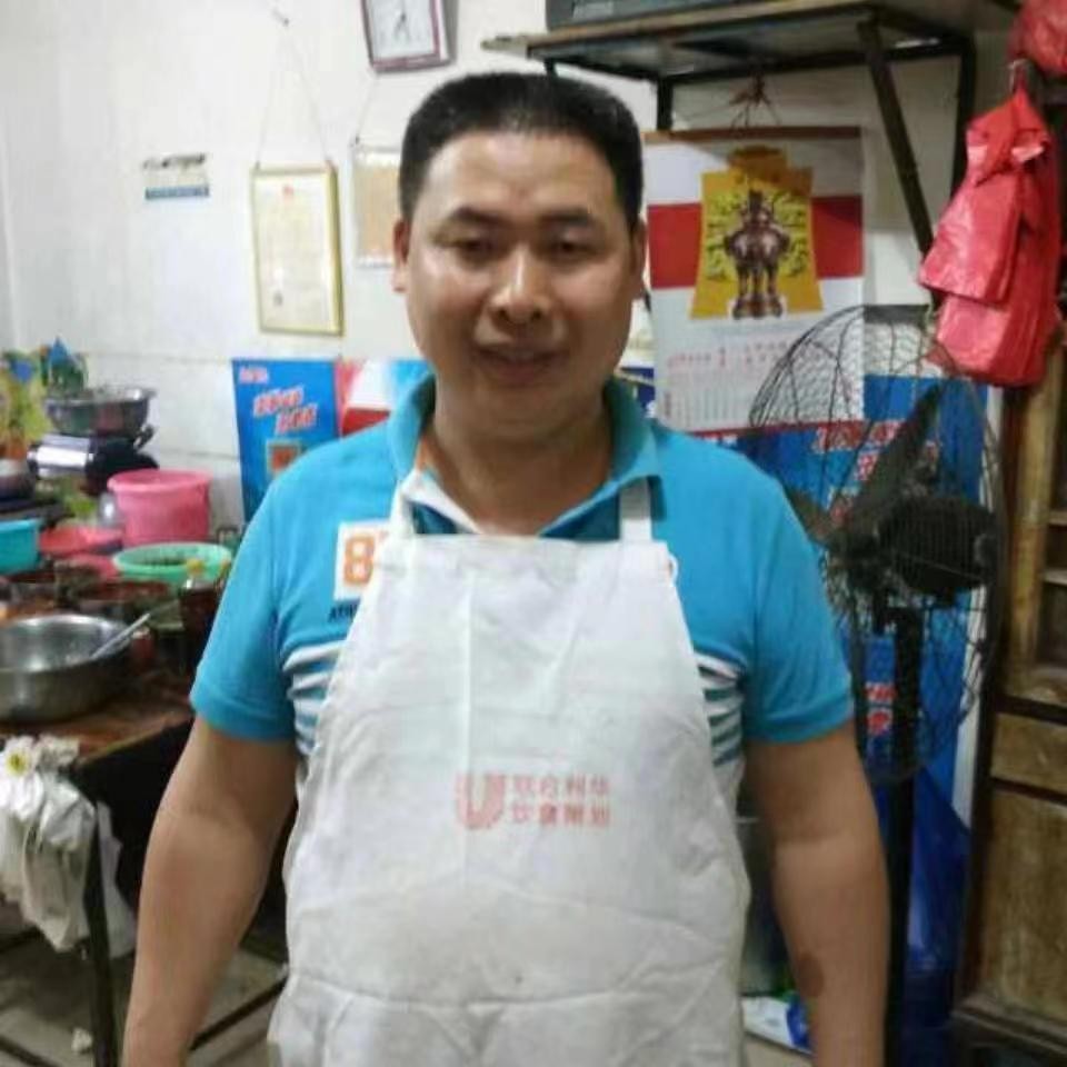 我，90后重庆人，初中辍学当厂妹，结婚没彩礼，现靠摆摊买房买车