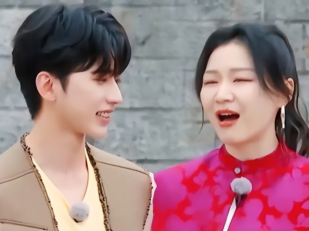 “贵公子”蔡徐坤：一枚胸针1000万，却惹上官司被冻结6400万资产