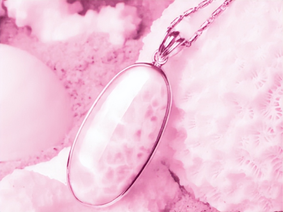 月光海纹石,海纹石戴着会变化吗