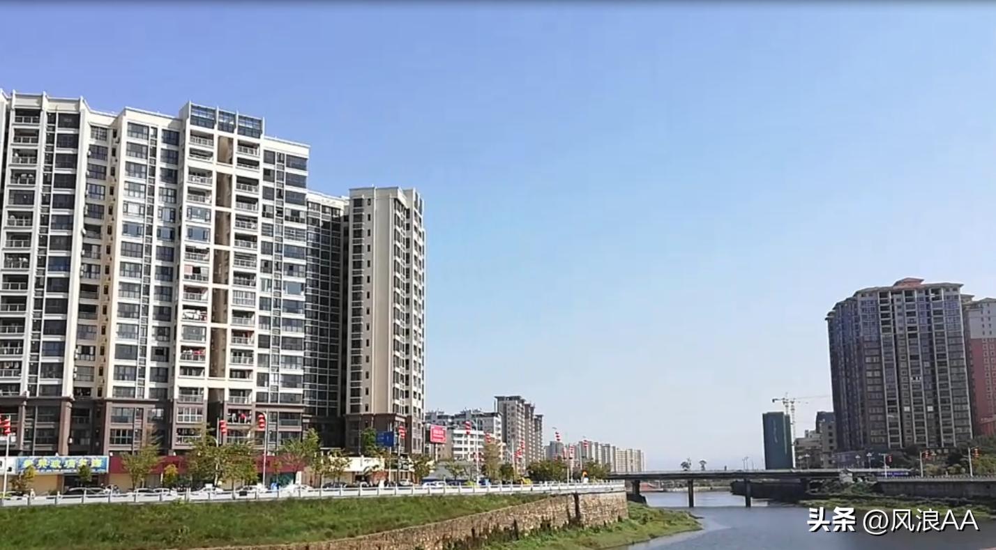 梅州新县城对比江南哪个发展好,兴宁市对比梅县