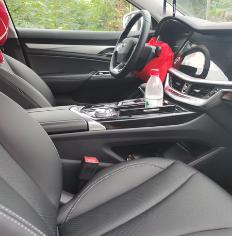 最终还是选择了更适合的车,最后选择了国产车