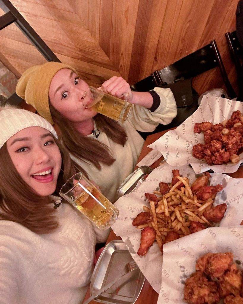 戴祖仪出外景豪买限量版名牌袋长腿女神派福利晒美照