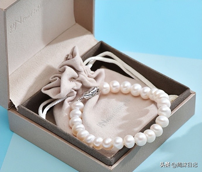 一生一条珍珠项链年轻时髦,女人一生必须要有条珍珠项链