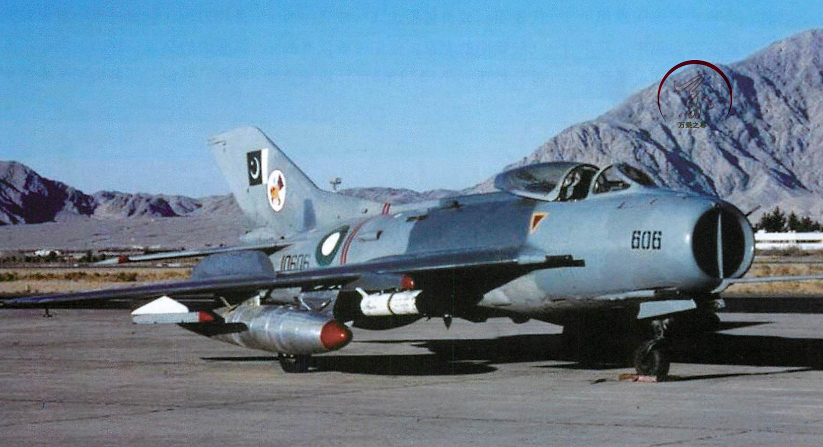 中国出口战斗机全部型号,中国困难时期的战斗机