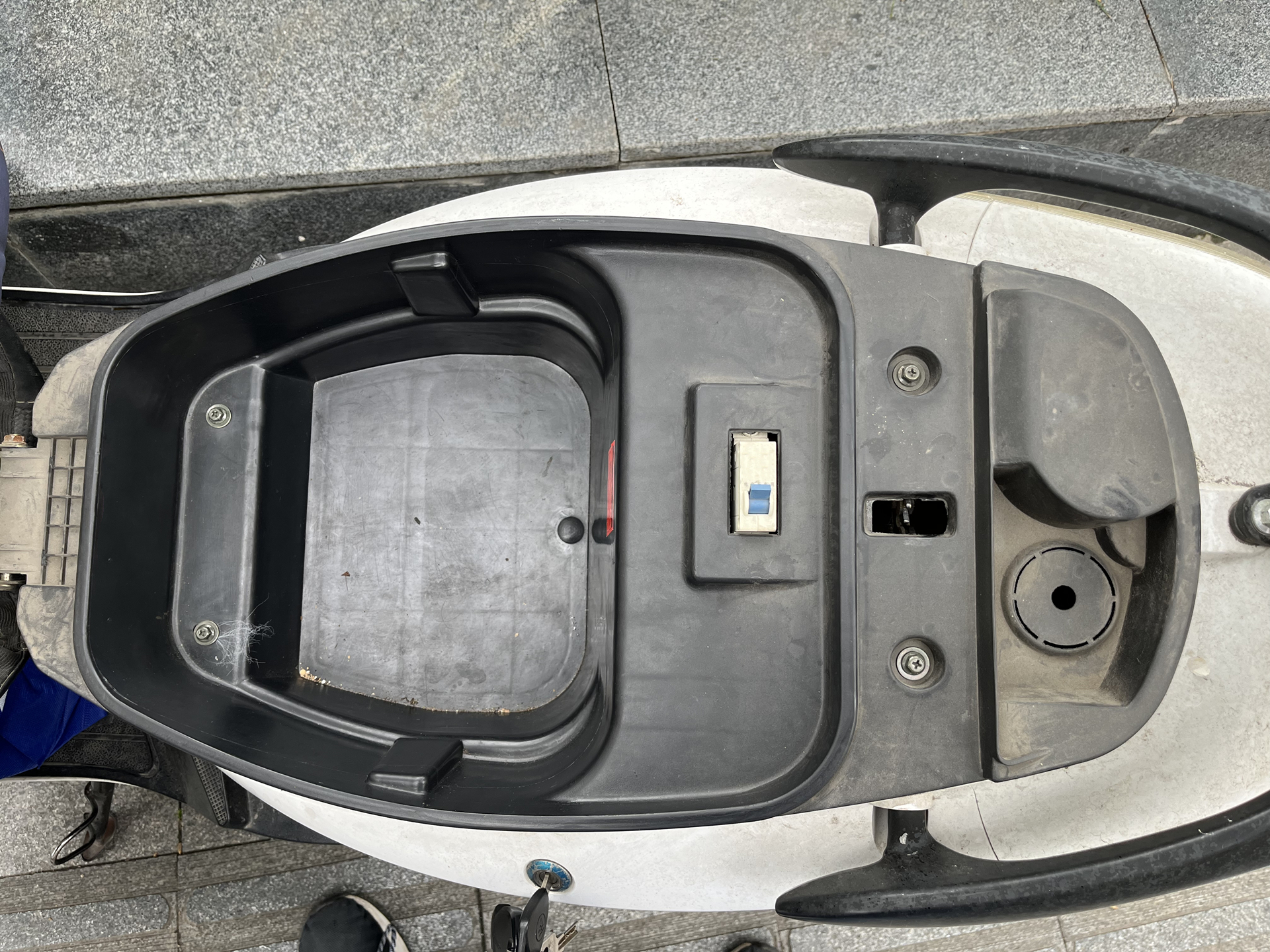 现在卖电动车还能赚钱吗,现在卖一辆新电动车利润有多大