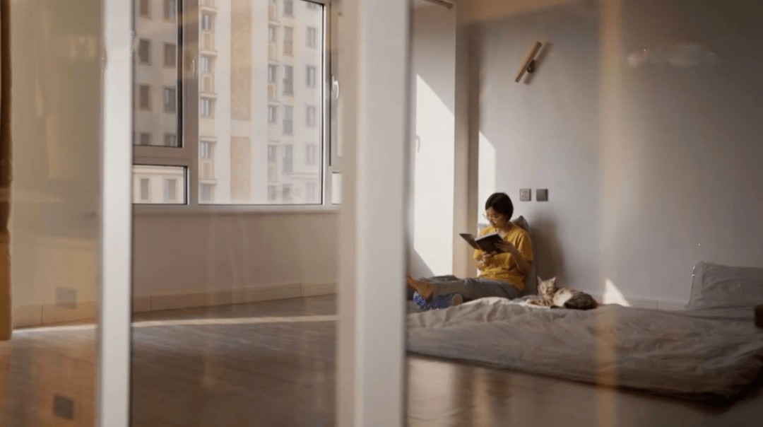 90后女孩断舍离家仅剩6件家具,80平方断舍离六件家具