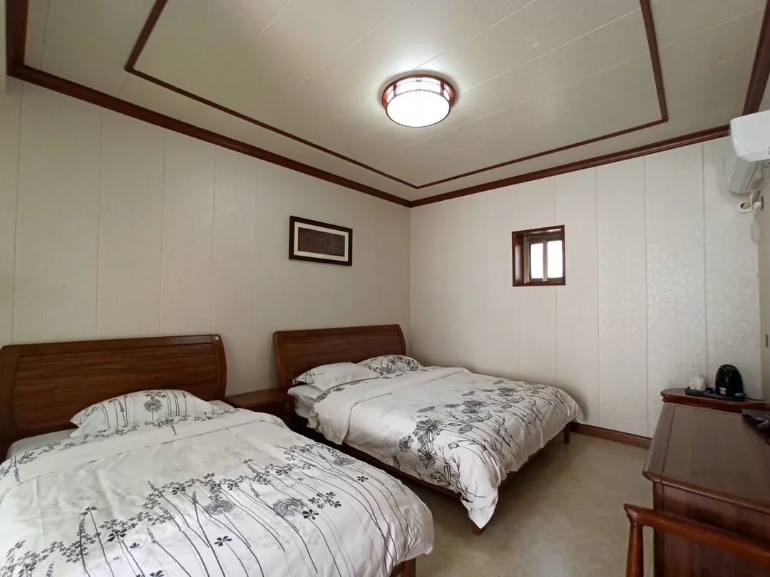 閲戠鍗佹湀鍥藉簡涓鍋囨湡浣忓鏀荤暐,閲戠涔嬬害