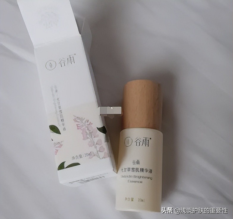 皮肤偏黄用什么护肤品能改善,皮肤容易出油用什么护肤品