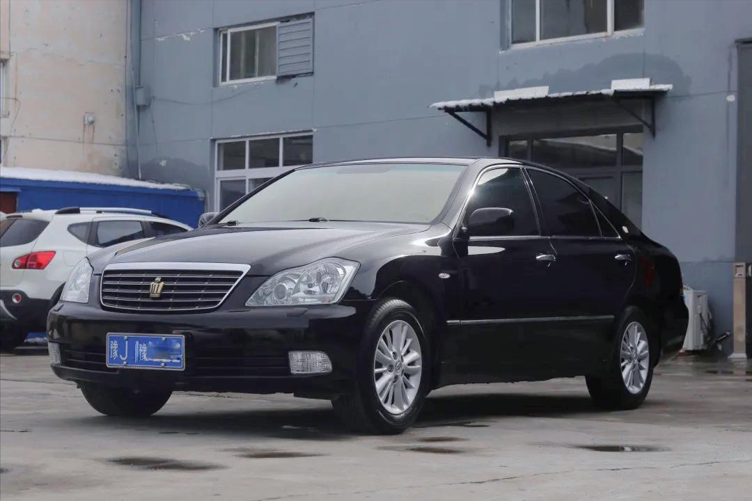 老皇冠全车翻新整备50000元,12代皇冠二手翻新要多少钱