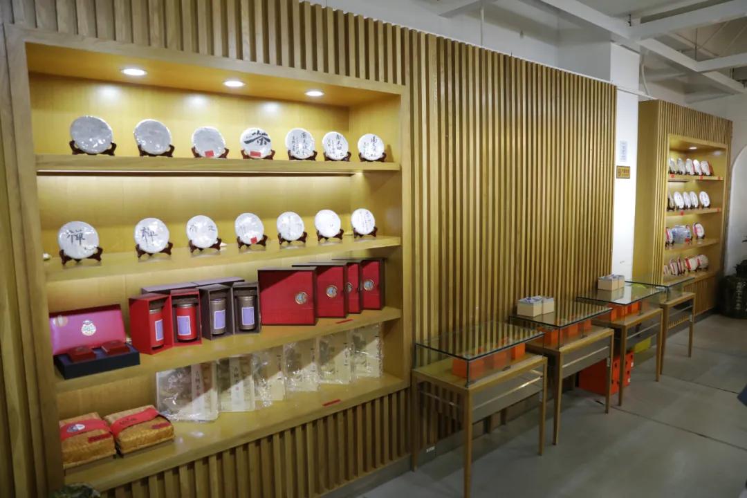 改良版旗袍的面料,如何能让旧旗袍面料焕然一新