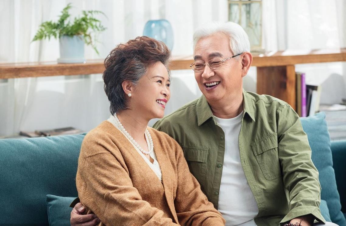 61岁老夫妻一周三次同房，干涩疼痛，用润滑液对身体有危害吗？