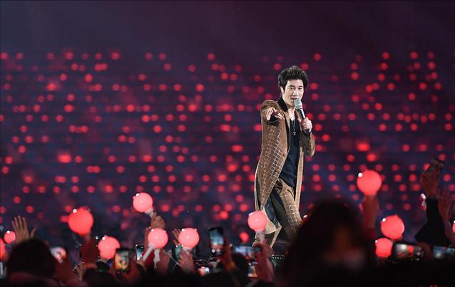 结婚8年生两儿子,结婚8年生下三个儿子