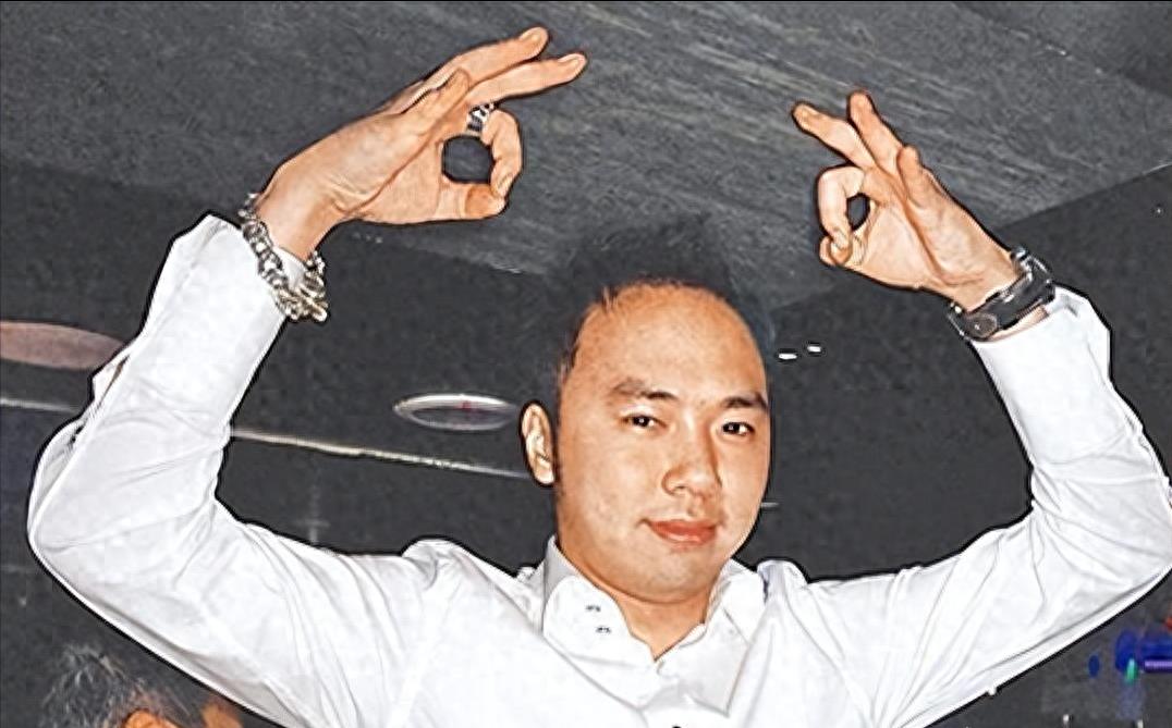 天下第一淫棍：设计玷污60位女艺人，被判入狱39年，仍飞扬跋扈