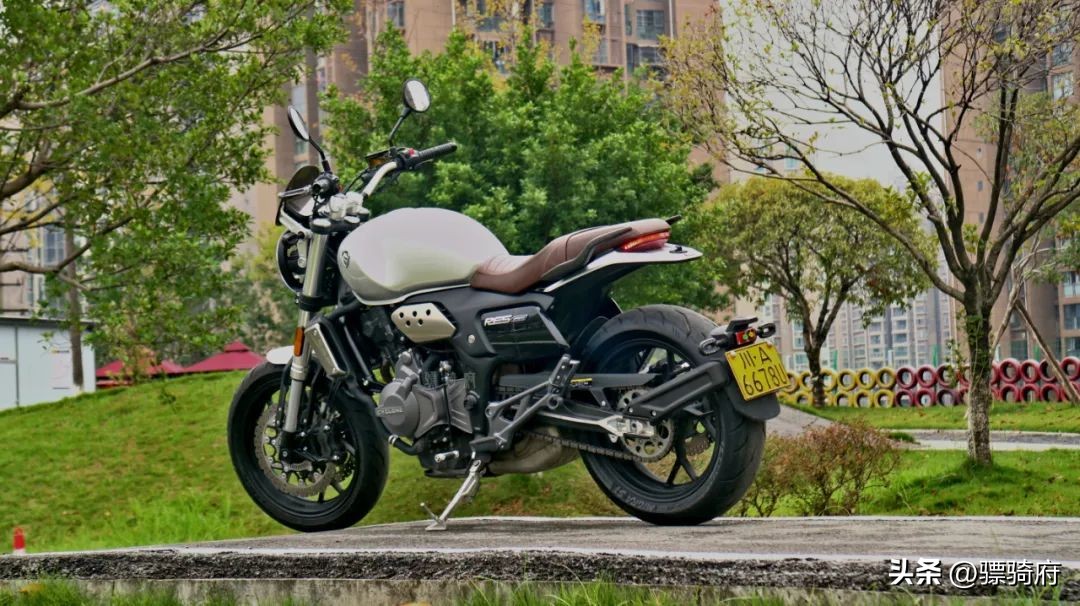 赛科龙re560对比凯越500f,赛科龙re560和525ac哪个好