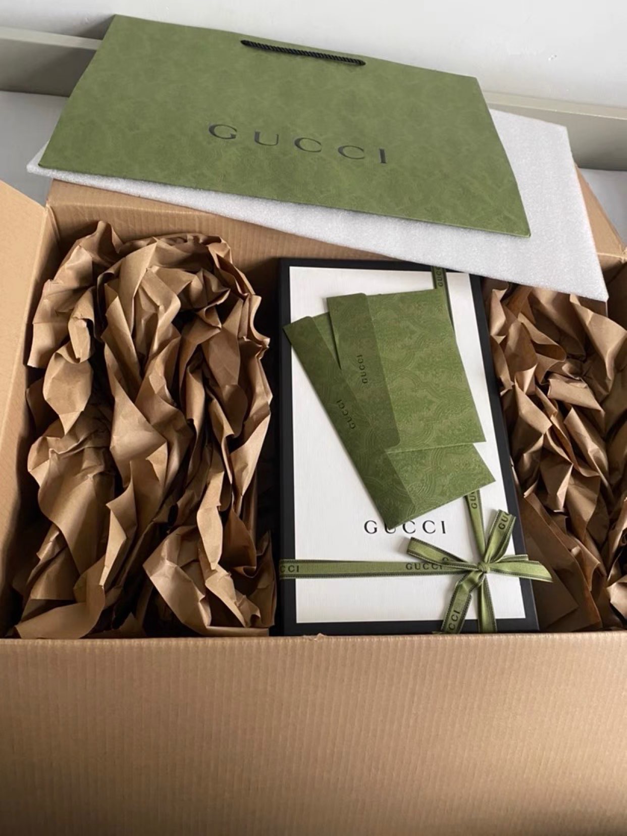 肖战同款平价小白鞋大全,肖战gucci同款乐福鞋多少钱