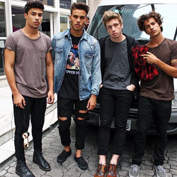 牛仔外套搭配什么裤子最好看男,牛仔外套搭配什么样的裤子好看男