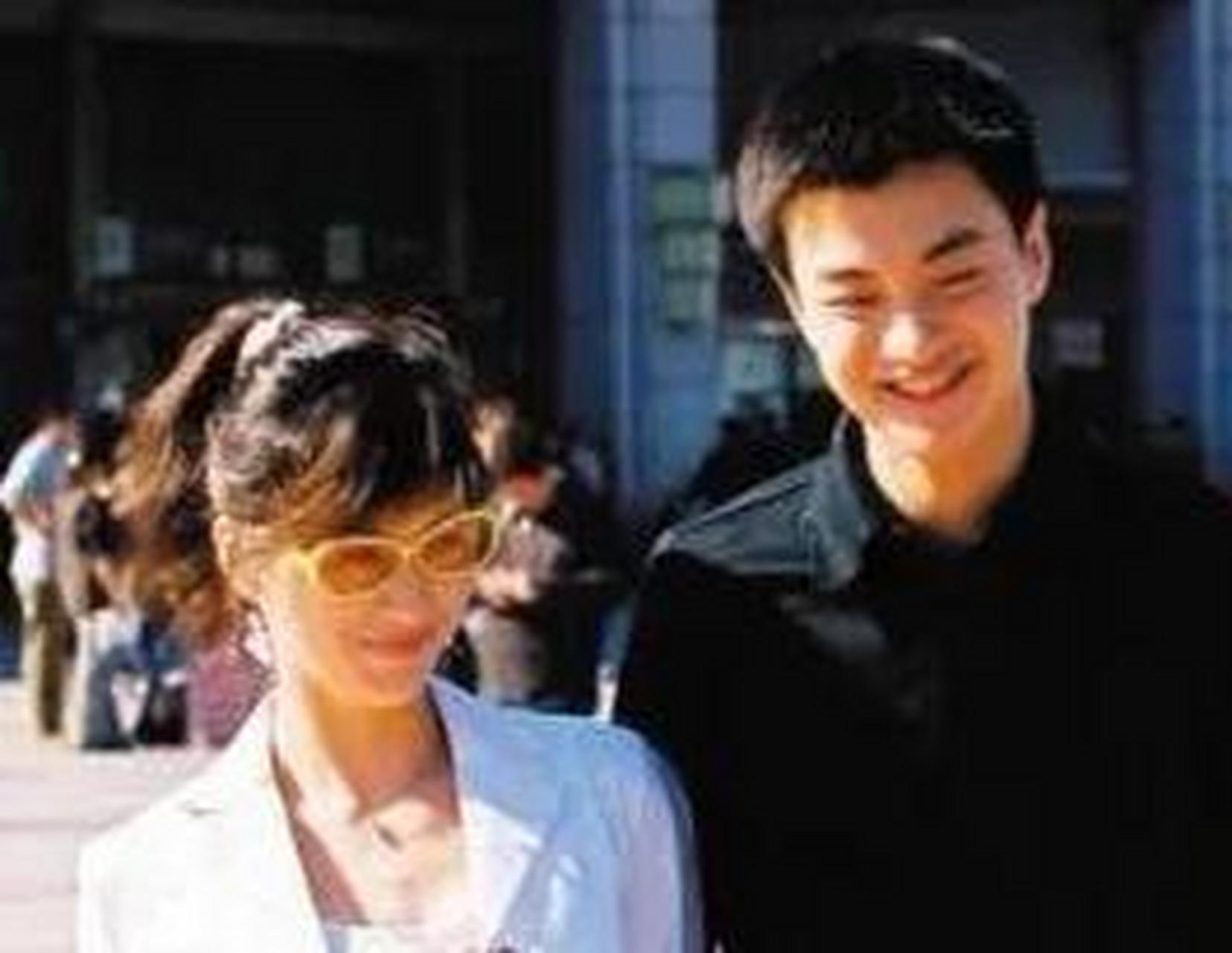 周一围勇敢换来终身内向,周一围成名膨胀