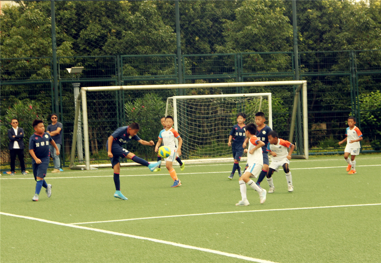 云南足球青训中心,昆明芳草地国际学校足球队