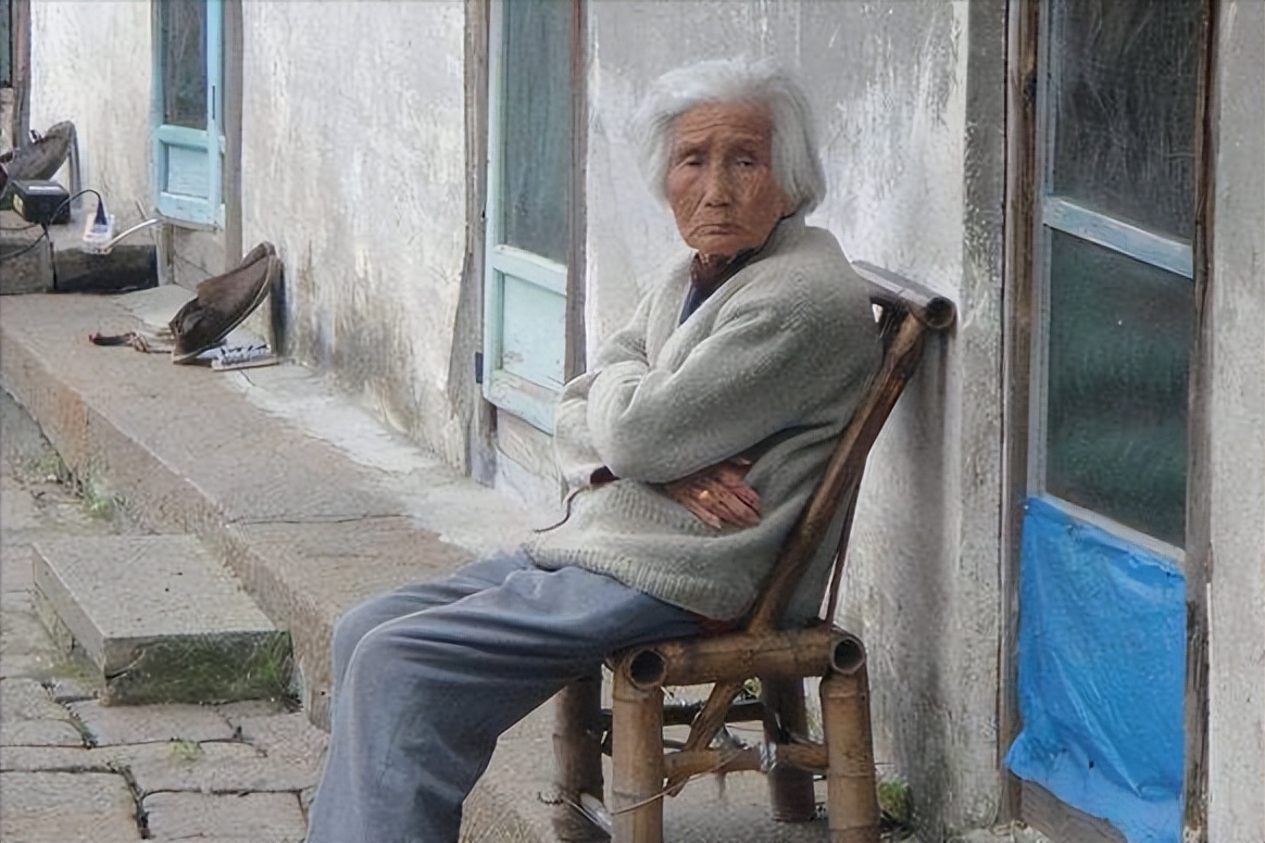 河南白头村真实历史,河南村庄离奇出现白胡子老汉