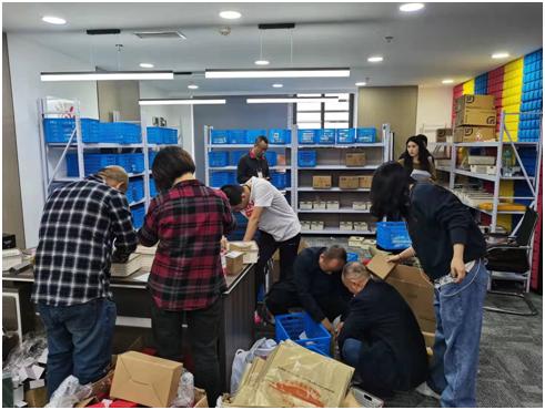 直播间假黄金诈骗案例,直播假黄金首饰被抓