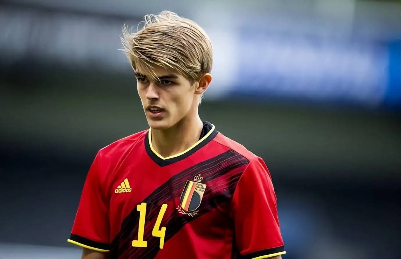 绫冲叞瓒崇悆灏戝勾澶╂墠,绫冲叞澶╂墠鐞冨憳