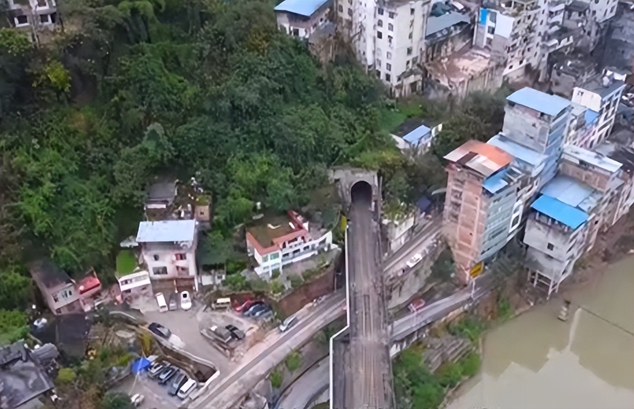 云南的小县城还有没有发展,云南的城市为什么叫州