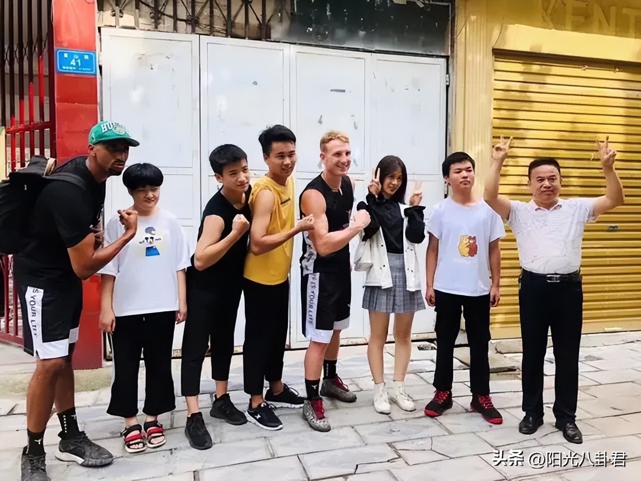 五位在华发展的美国男星,说各地方言娶中国妻子,父母以他们为荣