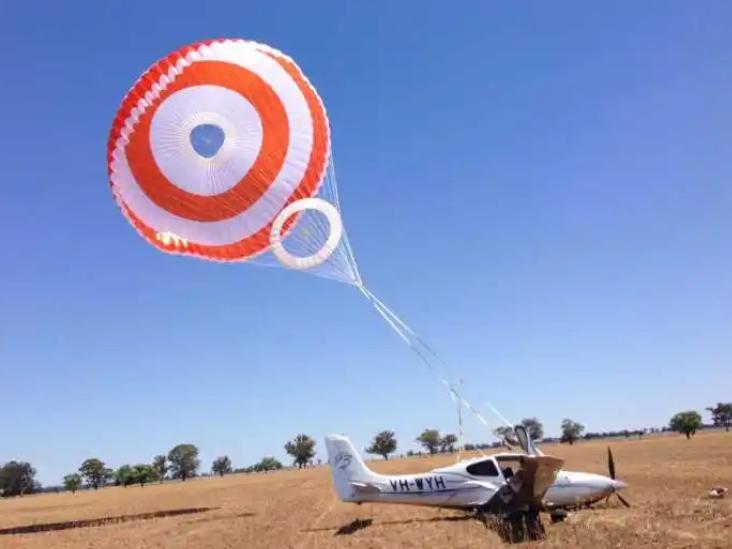 对东航mu5735飞机失事的看法,东航mu5735客机失事都找到了什么