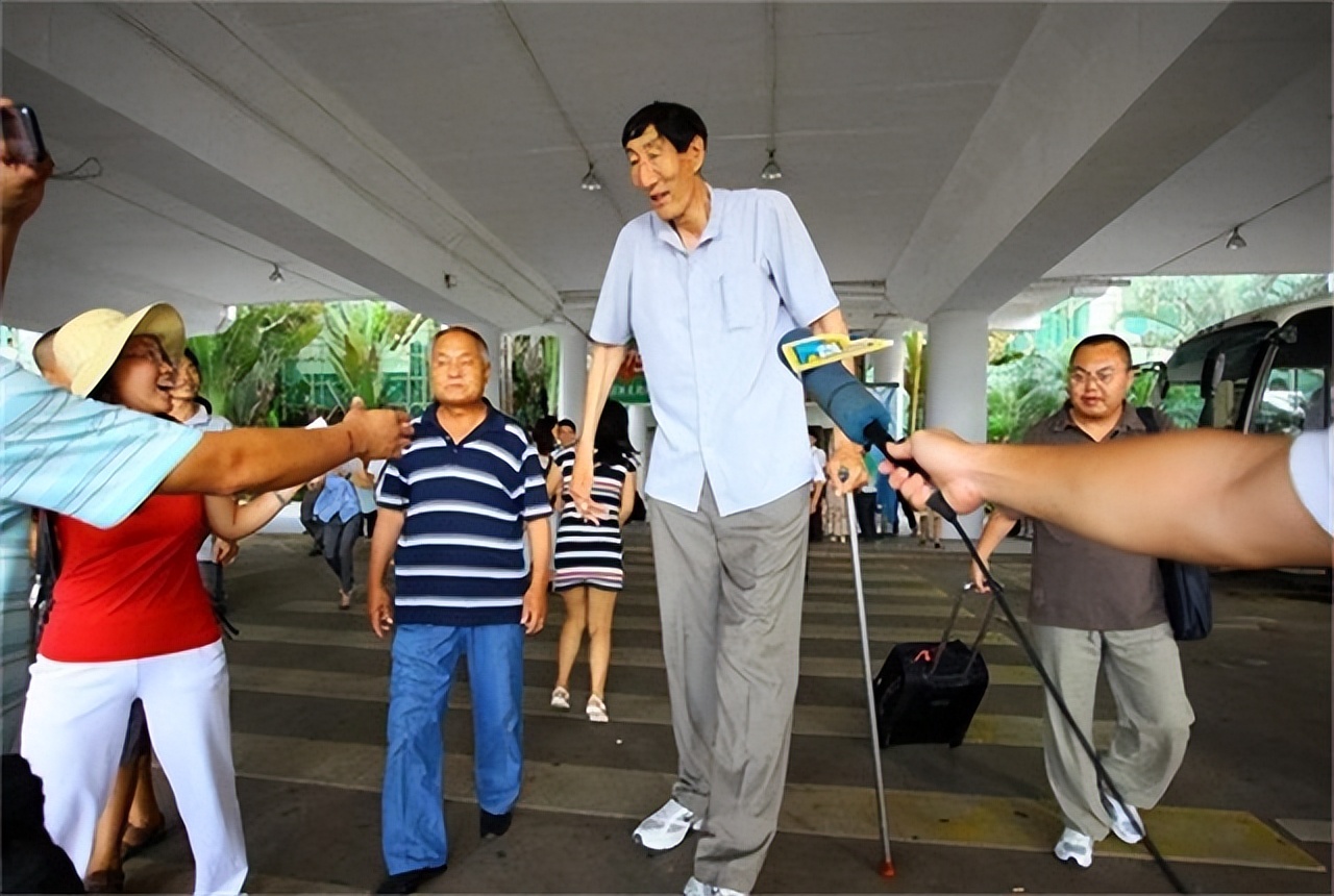 中国巨人鲍喜顺还活着吗,中国巨人鲍喜顺家人现状