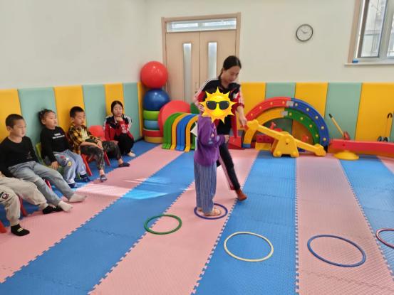 康复训练平衡小游戏,婴幼儿平衡能力训练游戏