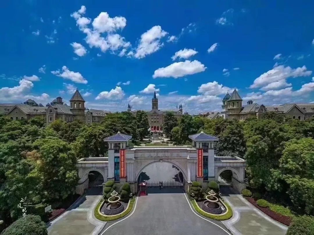 恒大足校盈利,恒大足校8年耕耘