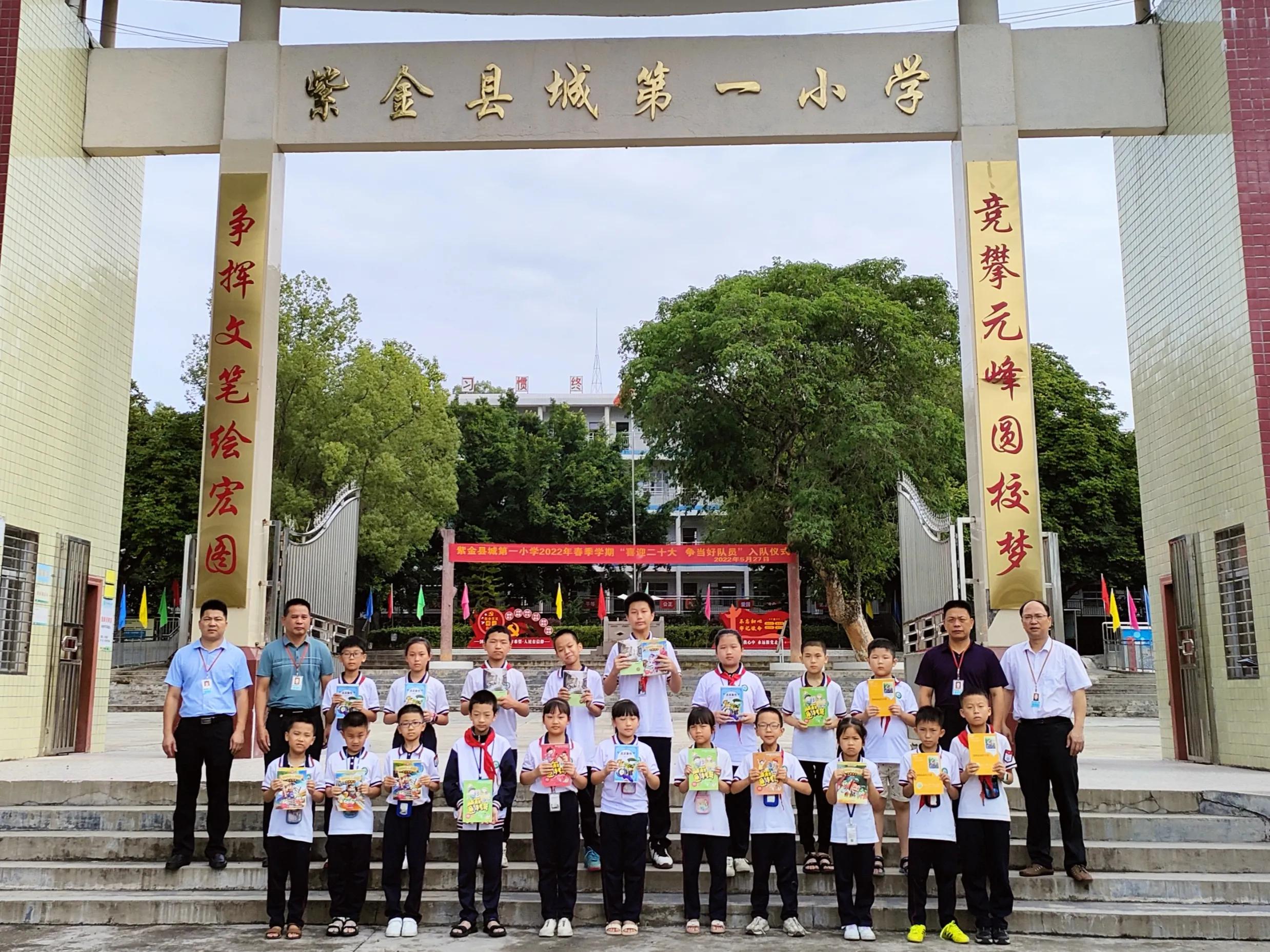 与书为伴清净恬淡,以书为伴阅读