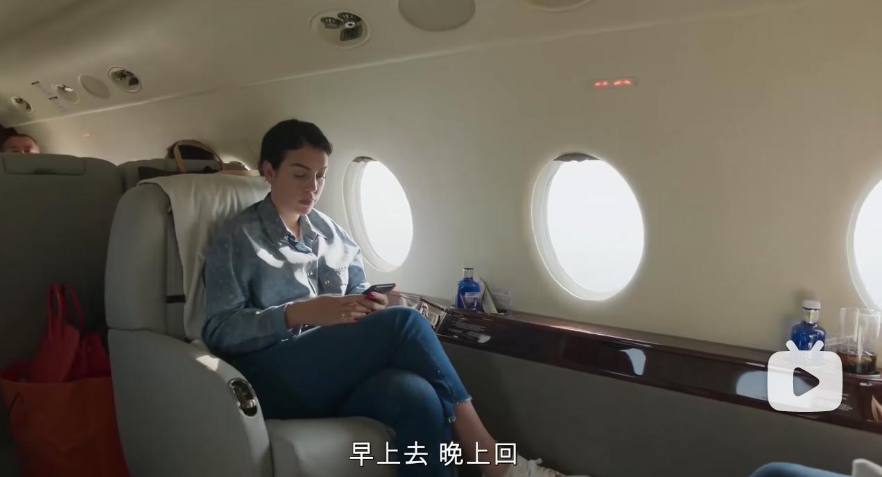 c罗前任伊莲娜日常装,前任还让人念念不忘