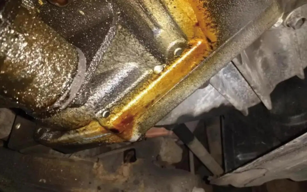 机油加多了会导致机油灯亮红灯吗,机油加多了怎样把汽车机油抽出来