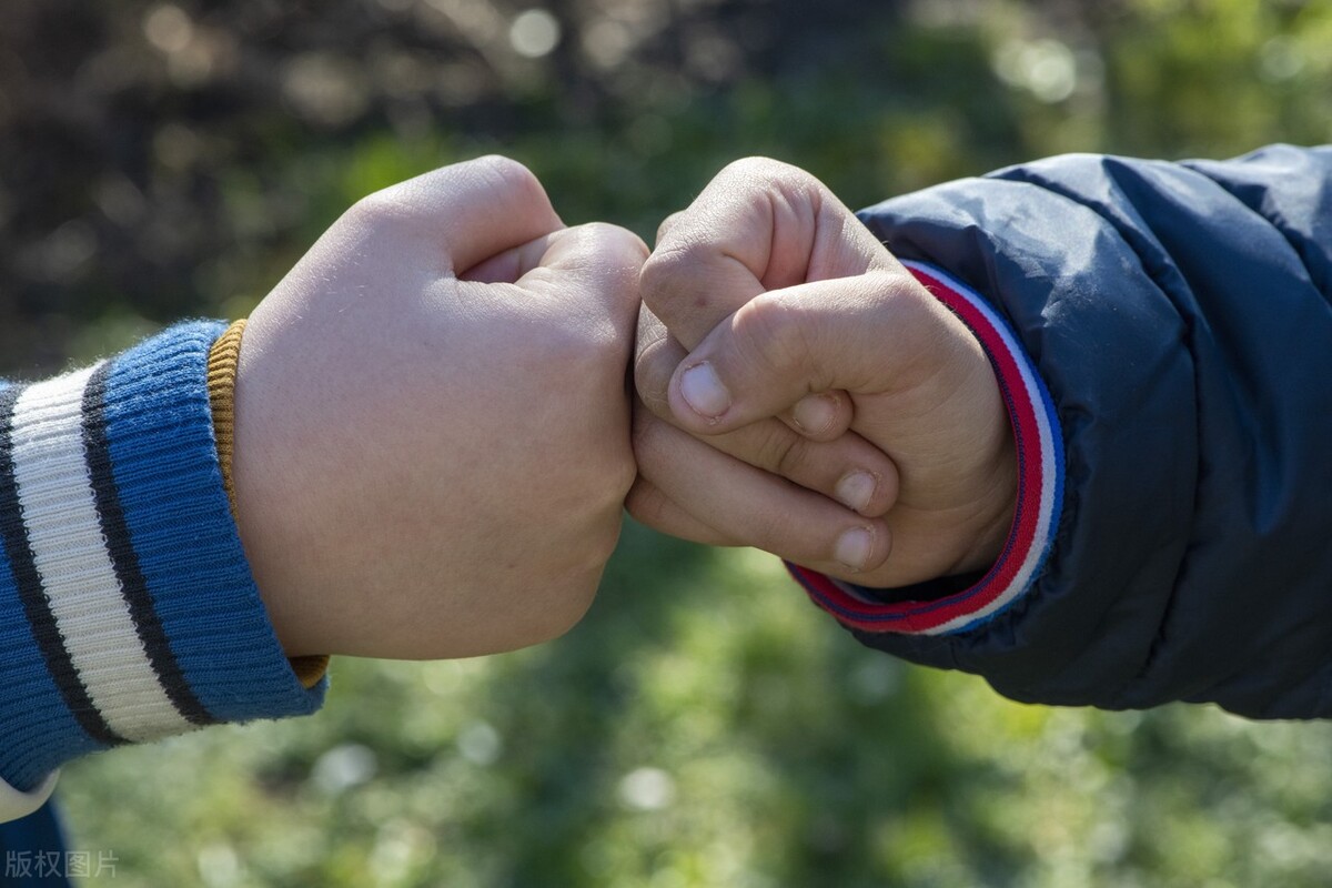 女孩从小被嫌弃10年后回家,女孩从小被嫌弃十年后回家