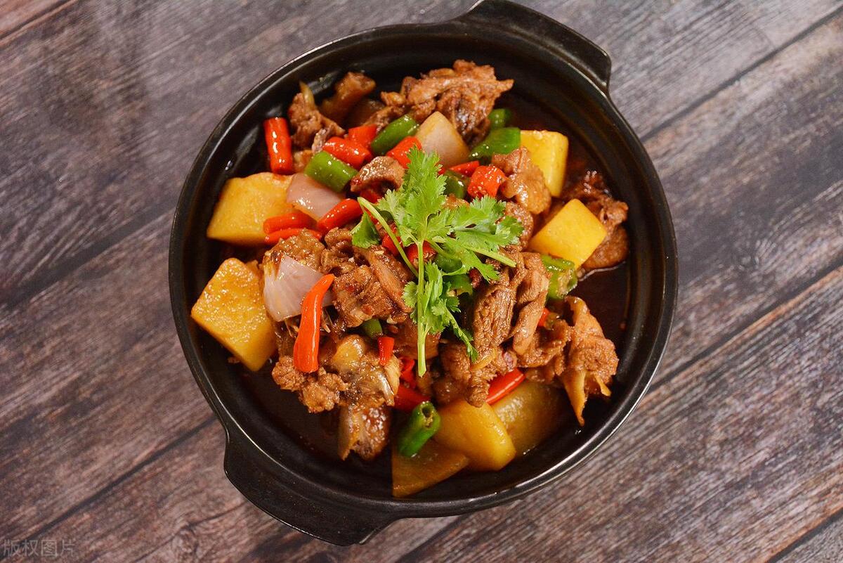 深圳鸡公煲店一个月可以赚多少钱,鸡公煲真实收入