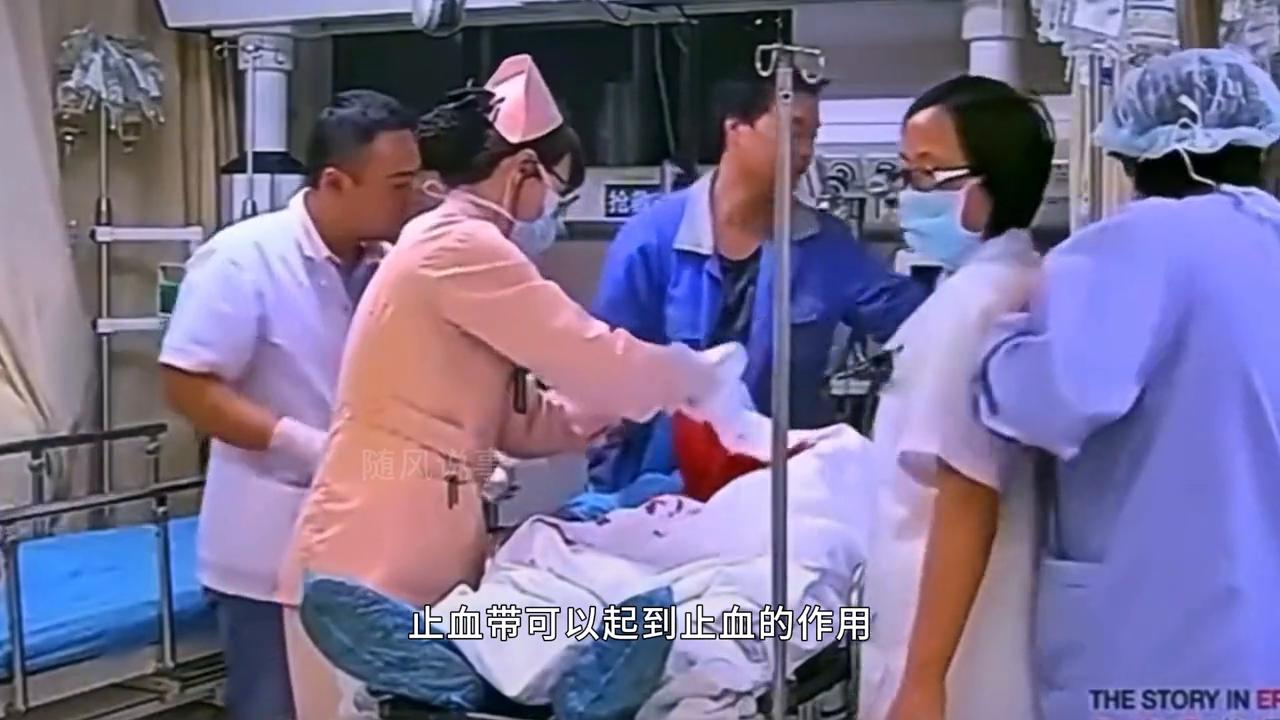 男子手指被压断淡定走路去医院,手掌被压了一个小时