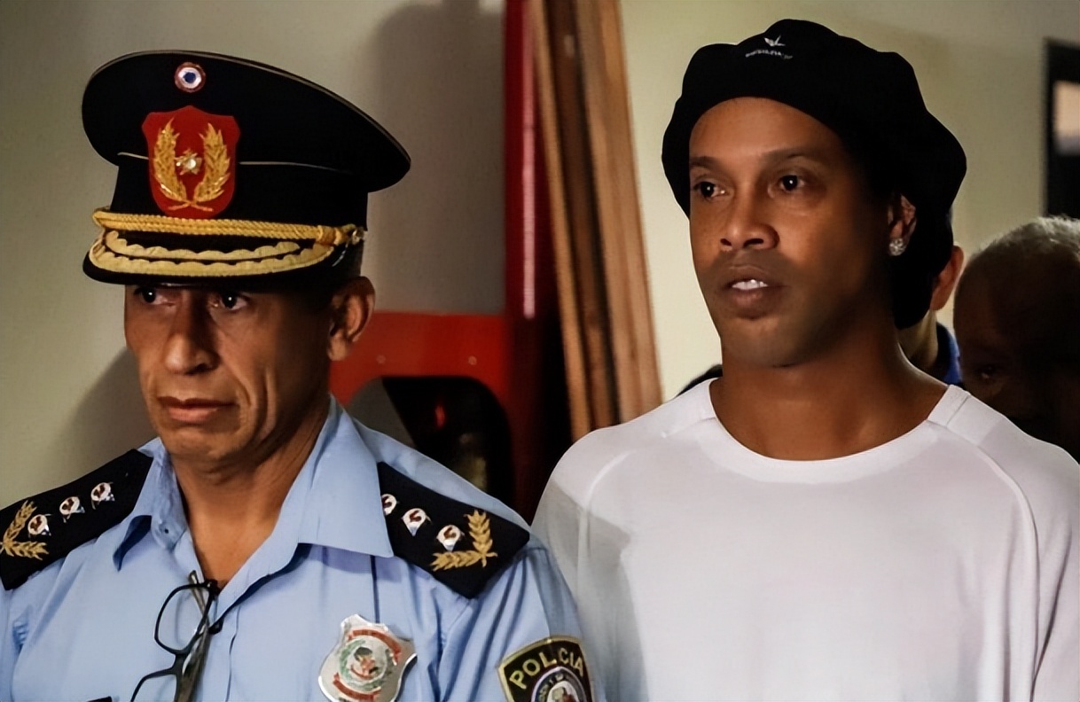 足球精灵罗纳尔迪尼奥的故事,足球精灵罗纳尔迪尼奥小贝