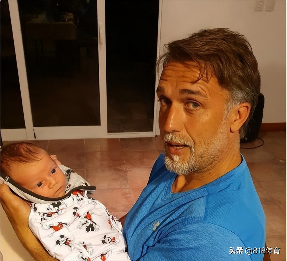 战神!53岁巴蒂阿根廷庄园养老,须发皆白养2匹马,20岁幼子接班踢球