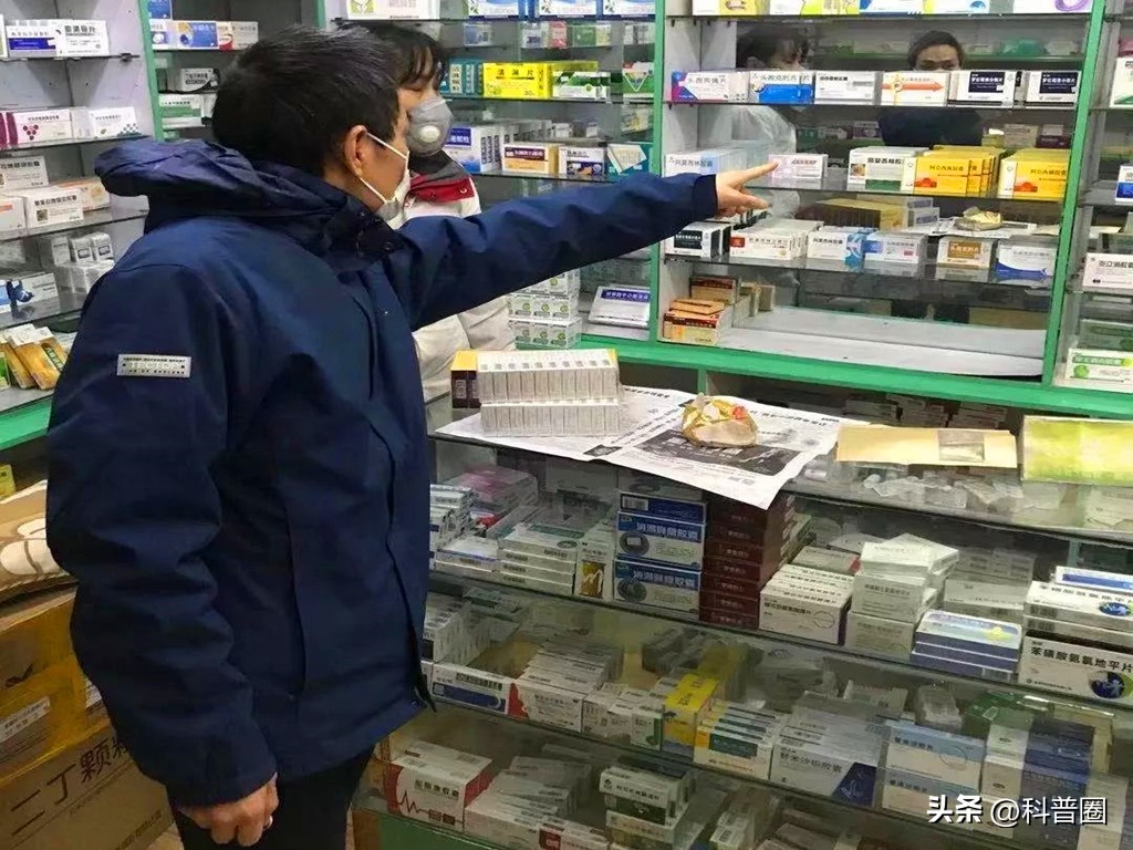 为什么大街小巷都是药店,满大街的药店靠什么赚钱