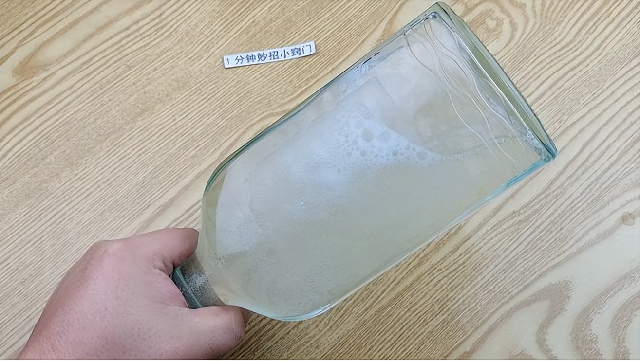 识别真假二锅头,烟酒店老板一般怎么看酒的真假