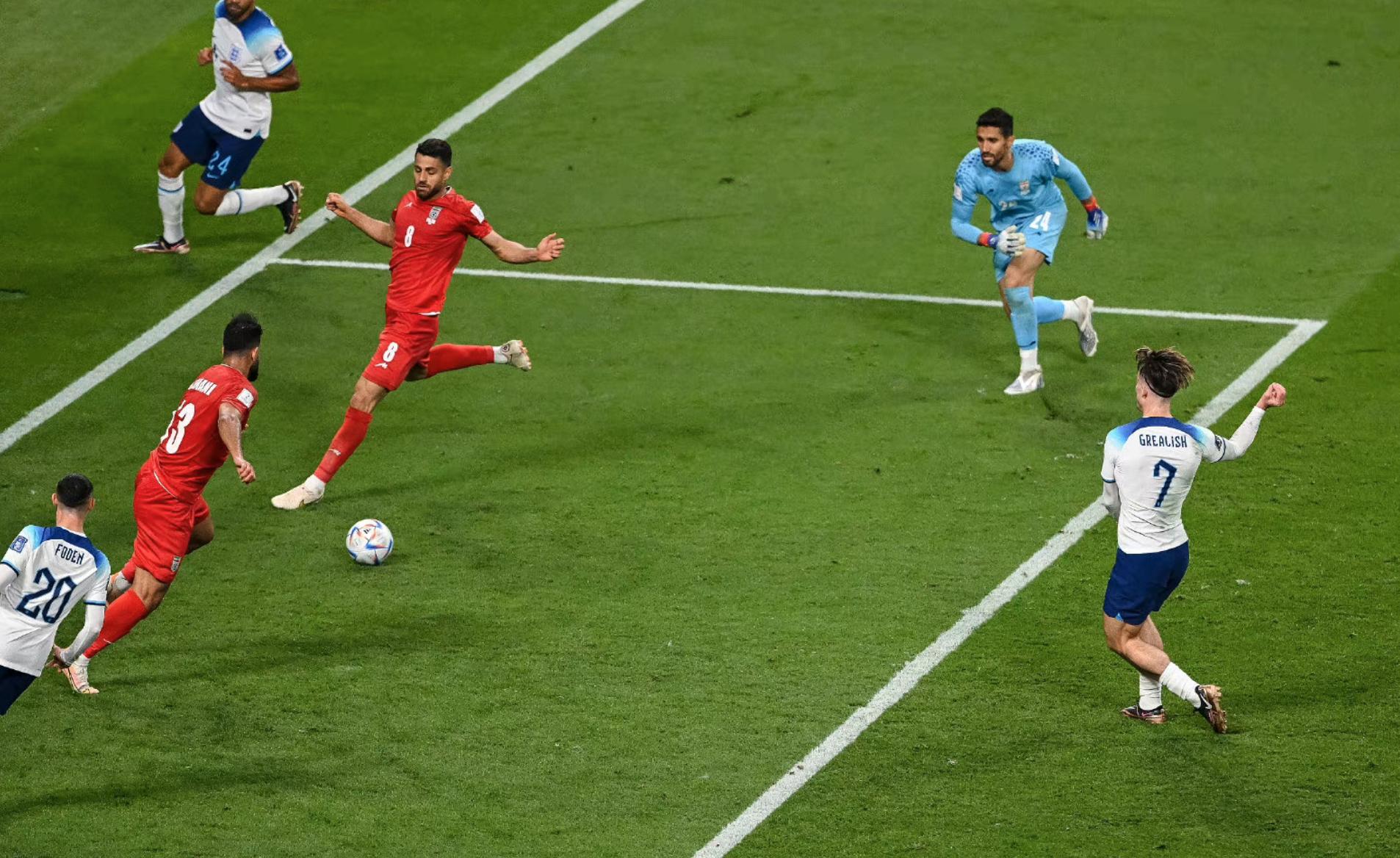 英格兰大胜被一暖心动作抢走风头，当事人发文解释后2小时获赞54万