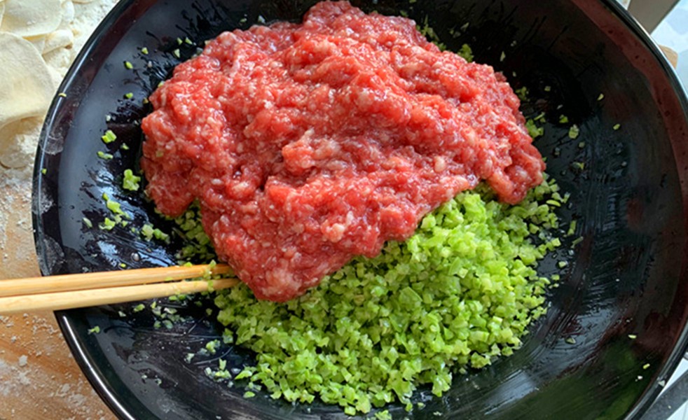 芹菜与芸豆饺子,韭菜芹菜鸡蛋素菜饺子