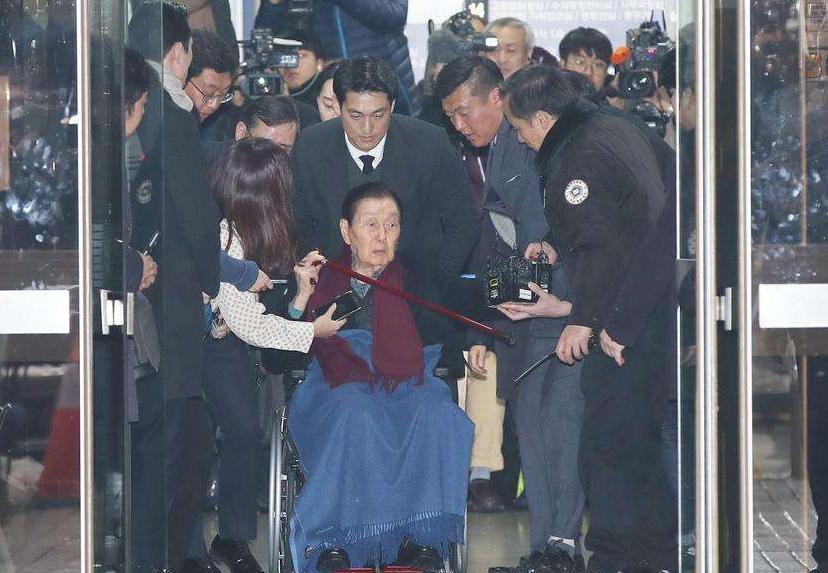 韩国财阀有多荒唐？靠入赘日本赚千亿，89岁还玩弄女星95岁终入狱
