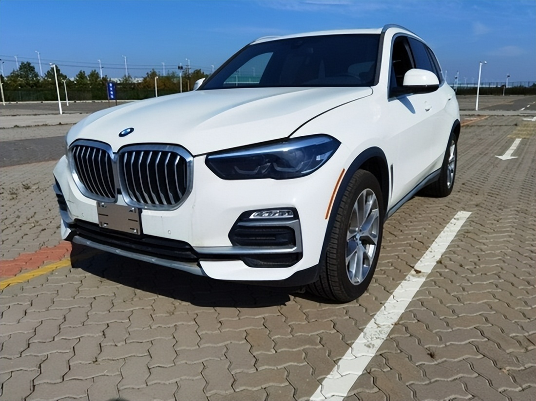2018款宝马x5现车外观霸气饱满,最新款宝马x5炫酷十足外形