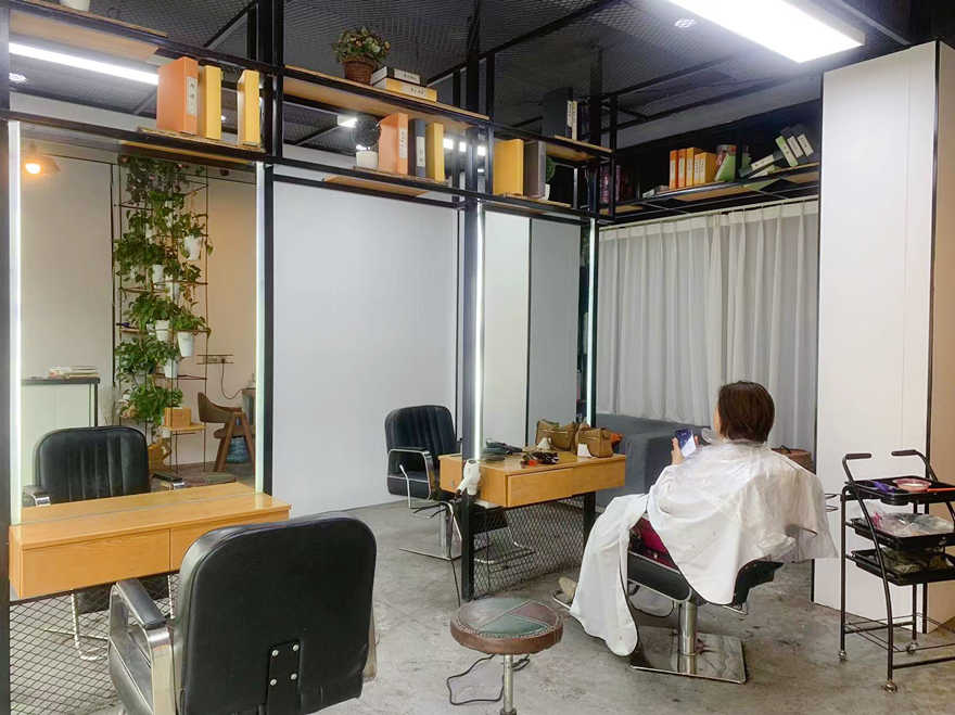 临街门面50平美发店转让,临街美发店转让